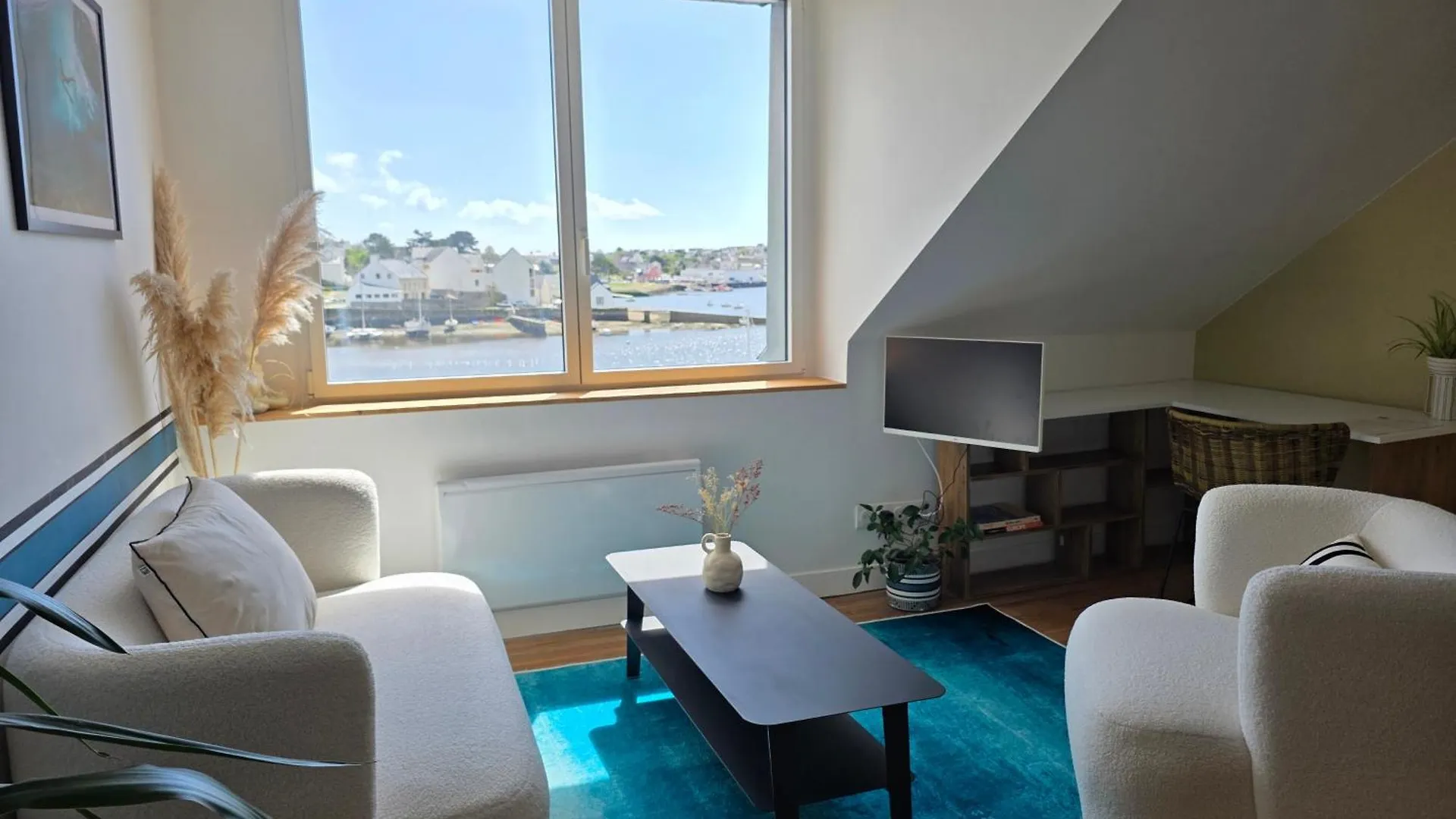 Anatoline Audierne Appart'Hotel - Appartements Vue Mer - Sea & Harbor Stay Francia