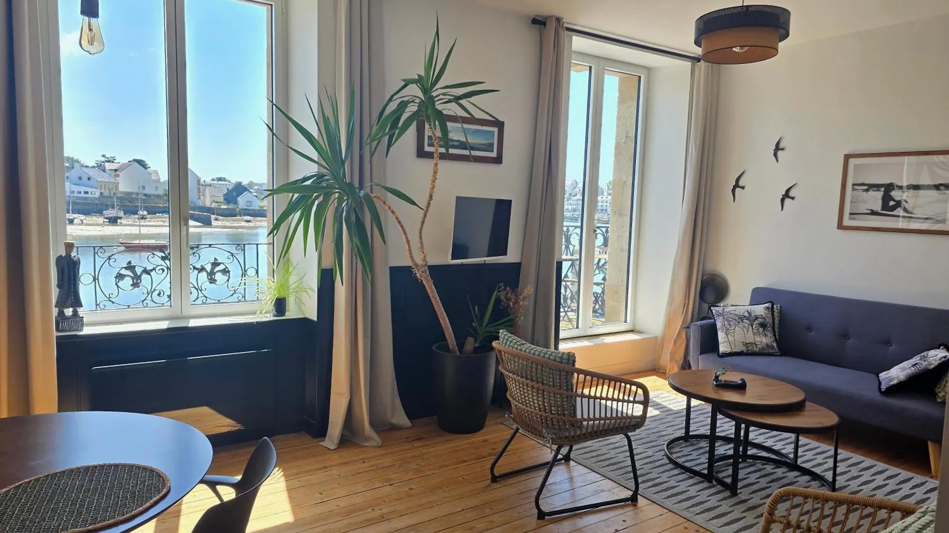 Anatoline Audierne Appart'Hotel - Appartements Vue Mer - Sea & Harbor Stay 0*,  Francia